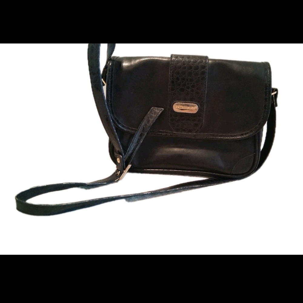 Chic Vintage Black Leather Crossbody Bag